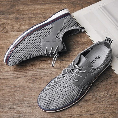 Sports shoes